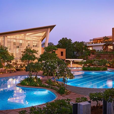 Taj Aravali Resort & Spa Udaipur Exterior photo