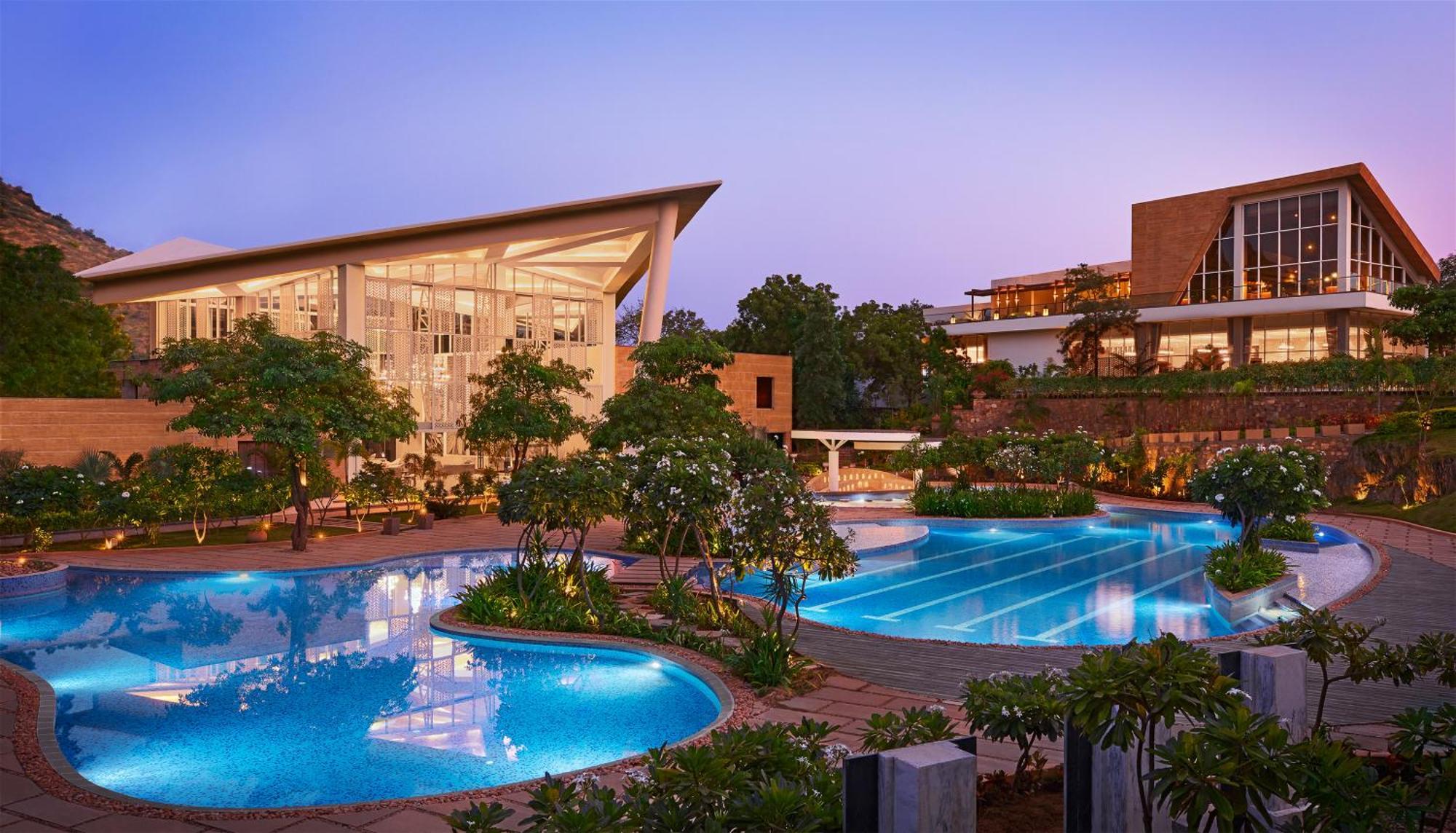 Taj Aravali Resort & Spa Udaipur Exterior photo